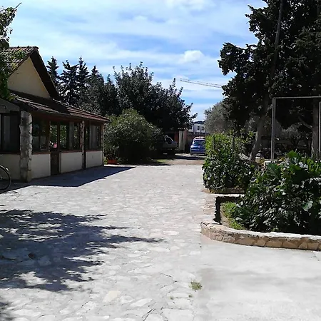 L'aranceto Di Giorgia Bed & Breakfast 3*